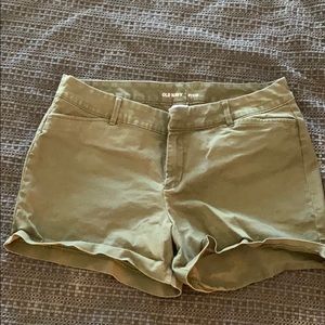 Old Navy Cure Pixie Army Green Shorts
